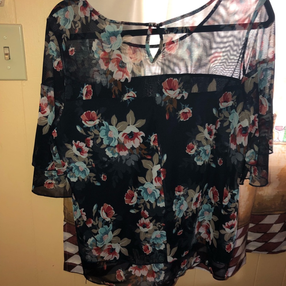 blue corder sleeve with flowers